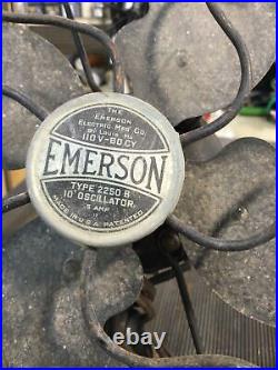 1 Antique Vintage 10 oscillating Emerson Fan MfG in the 30's test operational