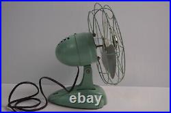 ANTIQUE Vintage WIZARD HUSKY 8 Desk Wall Fan J1510 / 1250R WESTERN AUTO SUPPLY