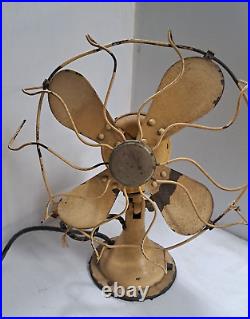 Antique 1920-30s Metal/ Cast Iron Westinghouse Oscillating Desk Fan Style 363329