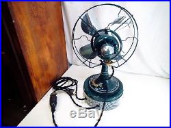 Antique G. E. 10DC/ 32 volt two speed oscillating electric fan withaluminum blades