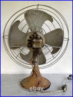 Antique GE General Electric Oscilating Desk Fan. 16 Blade 1951 Vortalex F11V163