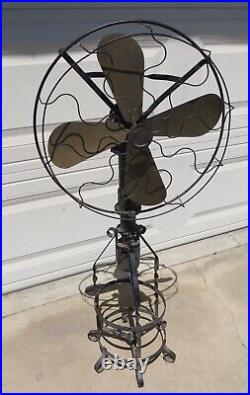 Antique Lake Breeze Motor Co. Floor Fan