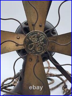 Antique Old General Electric GE Type AVV 4 Brass Blade Oscillating Desk Fan