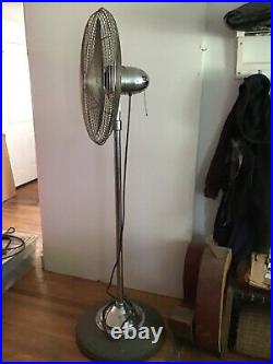 Art Deco standing fan 3 speeds Fresh'nd Aire Co. Chicago industrial