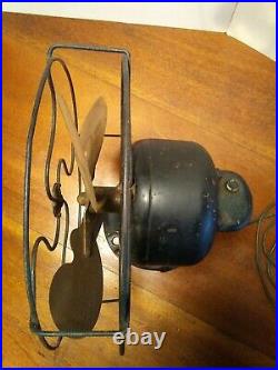 Emerson Jr 9 Oscillator Fan 1926 Red, Black, Brass Badge Screw-On Blade WORKING