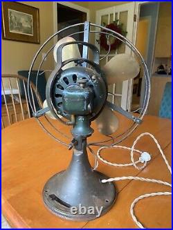 GE Green Oscillating Fan Cat#75423 Model 52937 Brass Blades Antique