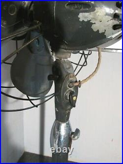 Vintage 1940's Westinghouse Poweraire Model 16PAP Oscillating Pedestal Fan