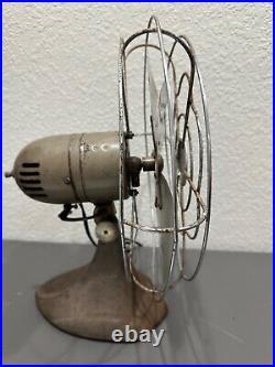 Vintage Manning Bowman 12 Oscillating Desk / Table Fan Model No. 52