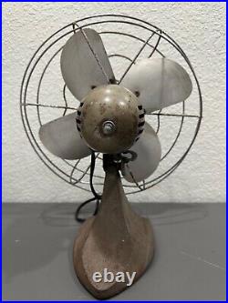 Vintage Manning Bowman 12 Oscillating Desk / Table Fan Model No. 52