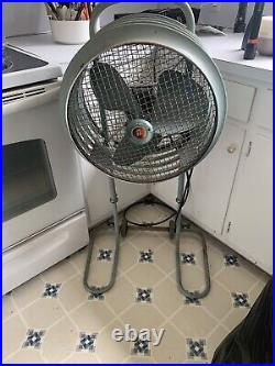 Vintage Westinghouse Mobilaire Electric Floor Fan1950's Mint Green WORKS